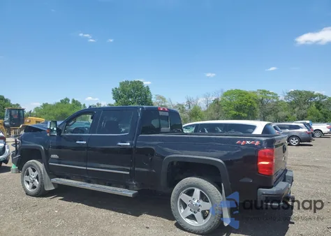 2018 Chevrolet Silverado K2500 High Country z USA, uszkodzony, nr VIN 1GC1KXEY4JF107380